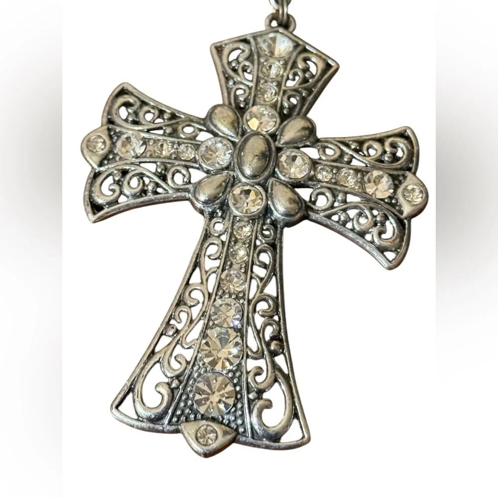 Silver‎ and rhinestone Scarf ring pendant 5”